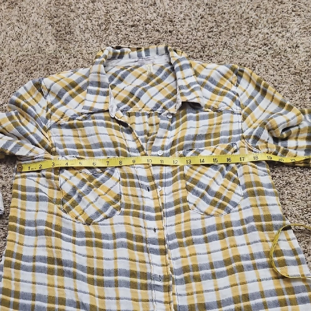 Plaid Button-Up Shirt in Yellow and Gray - Picture 7 of 10